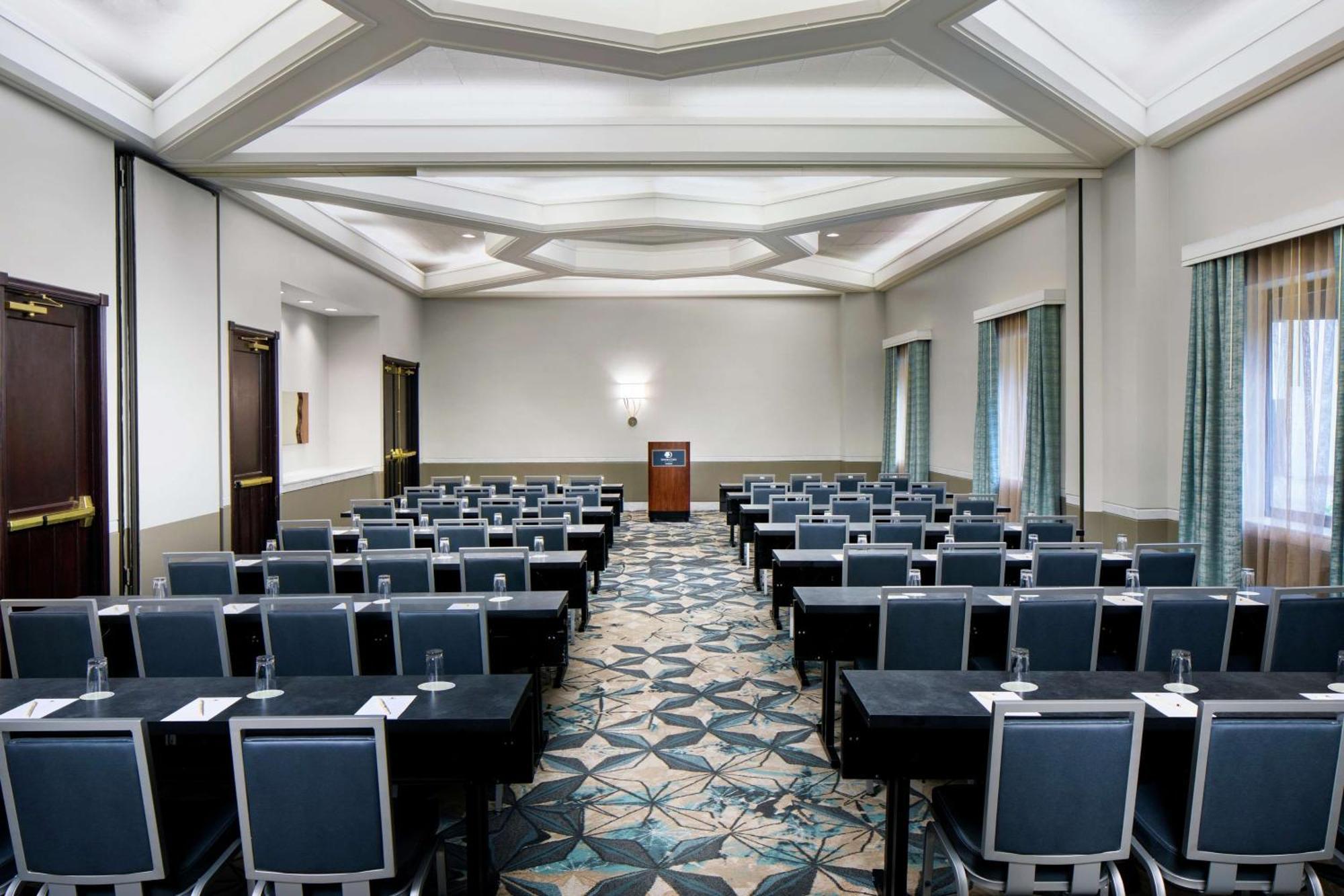 Doubletree By Hilton Nashua Hotel Екстериор снимка