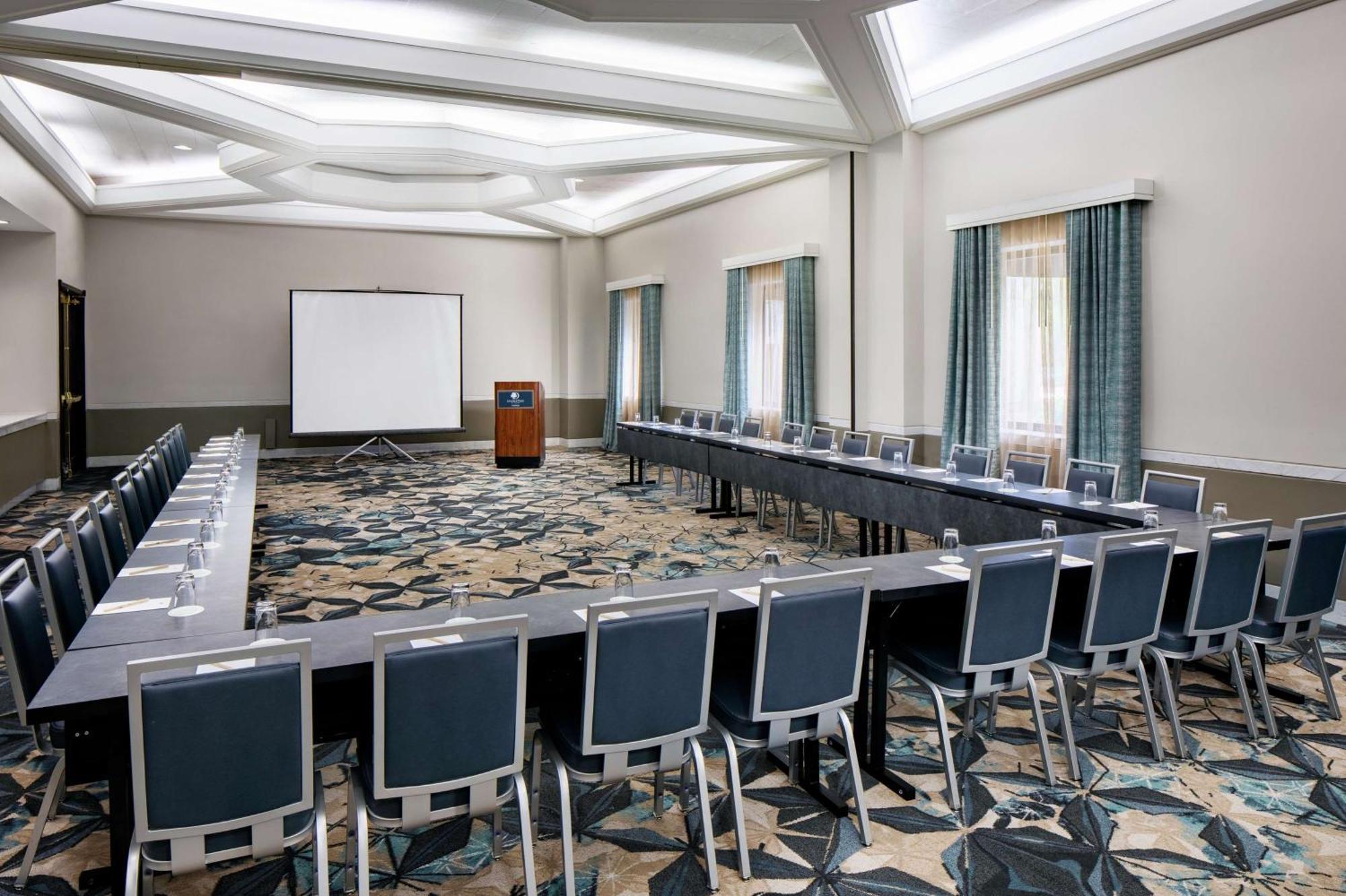 Doubletree By Hilton Nashua Hotel Екстериор снимка