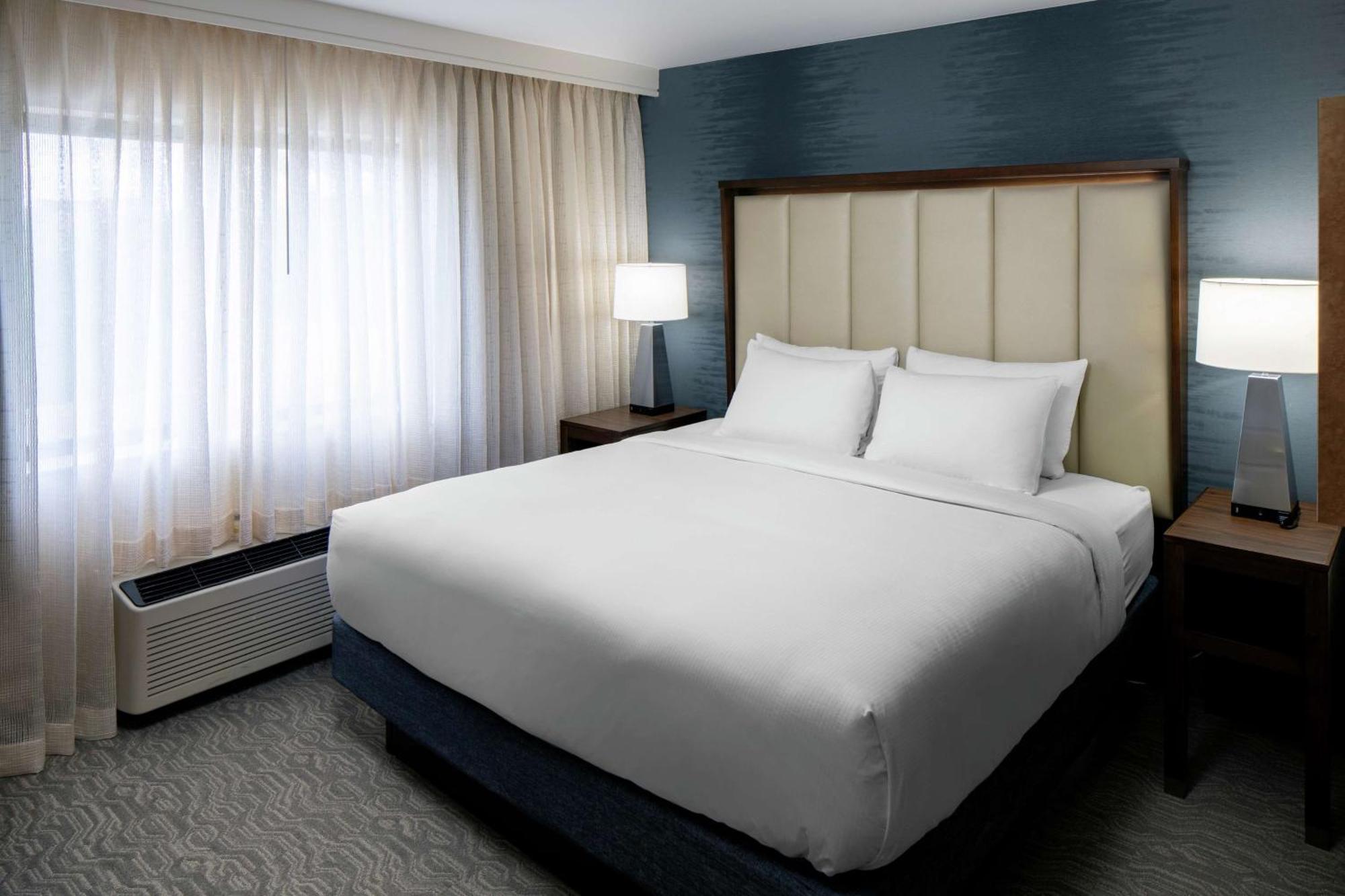 Doubletree By Hilton Nashua Hotel Екстериор снимка