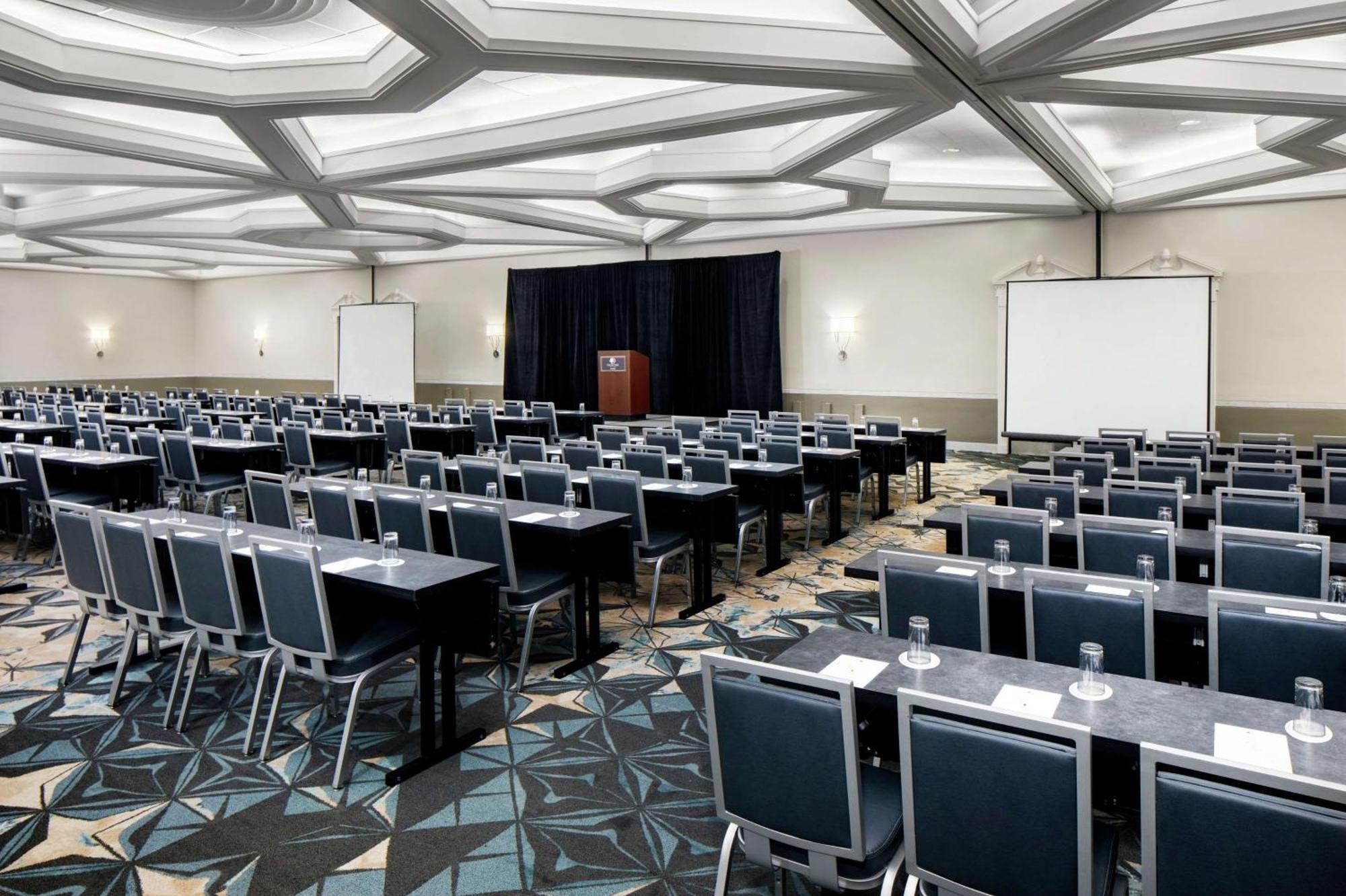 Doubletree By Hilton Nashua Hotel Екстериор снимка