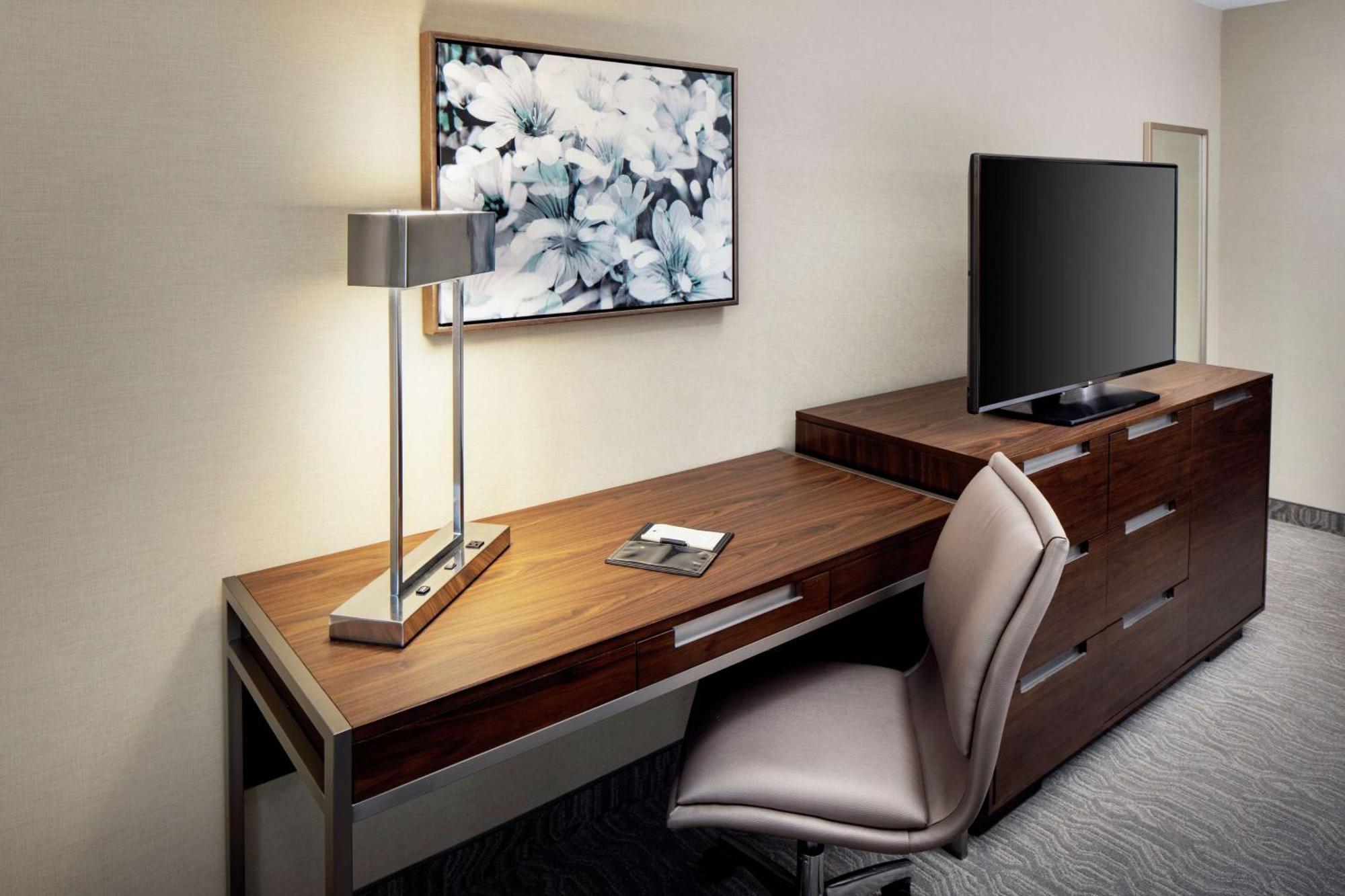 Doubletree By Hilton Nashua Hotel Екстериор снимка