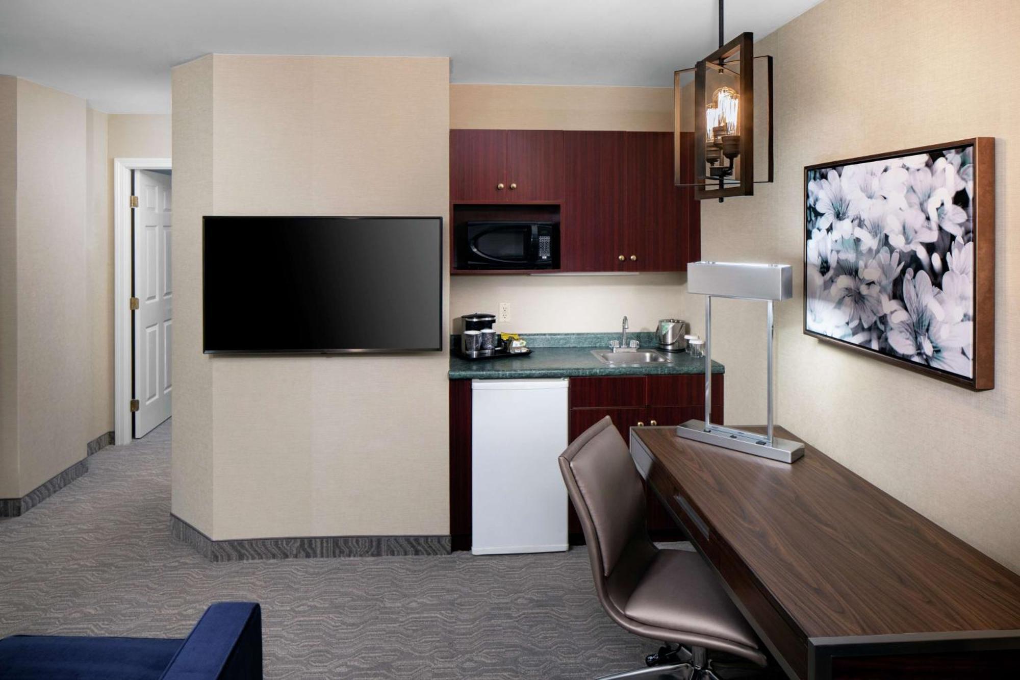 Doubletree By Hilton Nashua Hotel Екстериор снимка