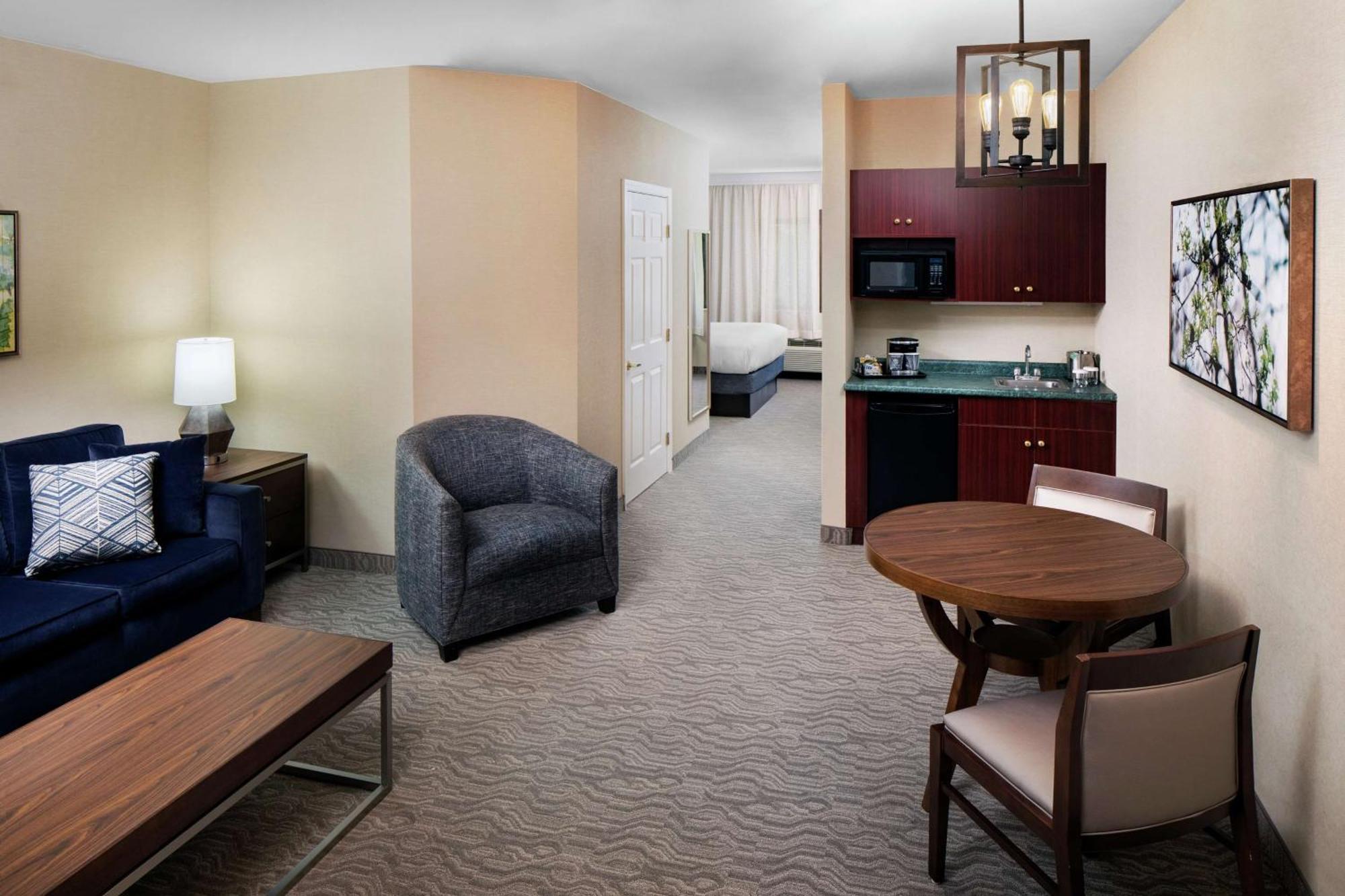 Doubletree By Hilton Nashua Hotel Екстериор снимка