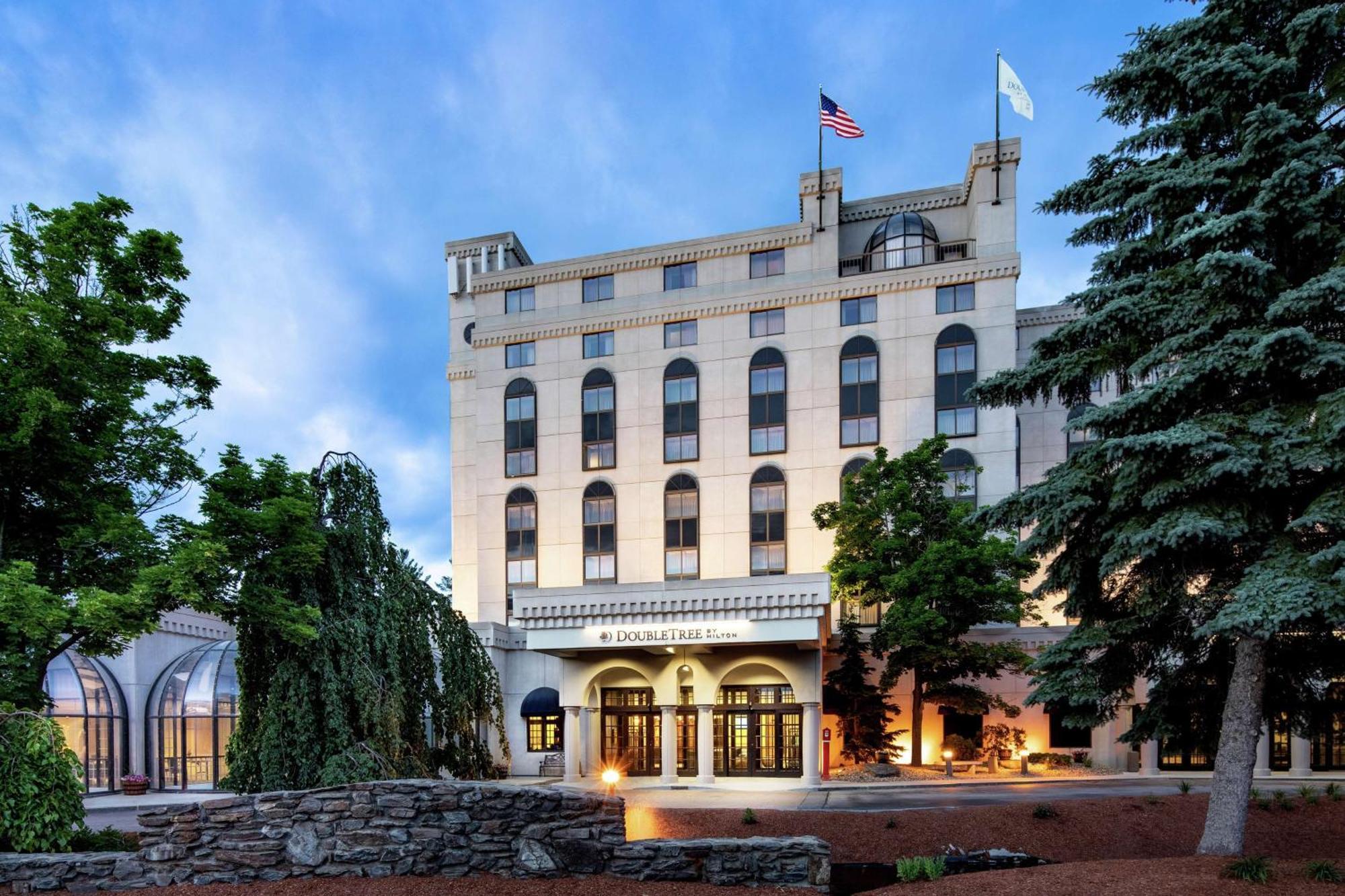 Doubletree By Hilton Nashua Hotel Екстериор снимка