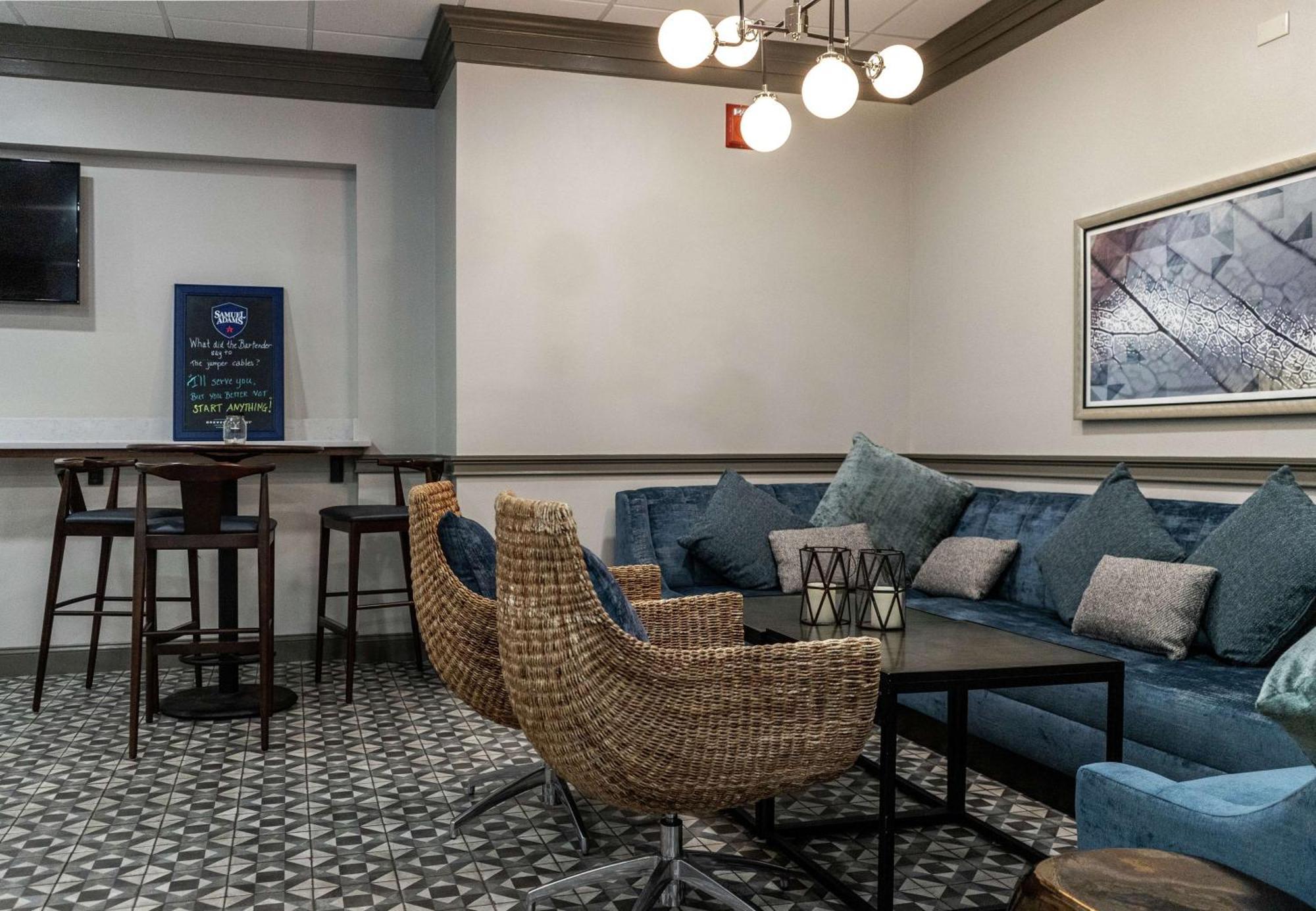 Doubletree By Hilton Nashua Hotel Екстериор снимка