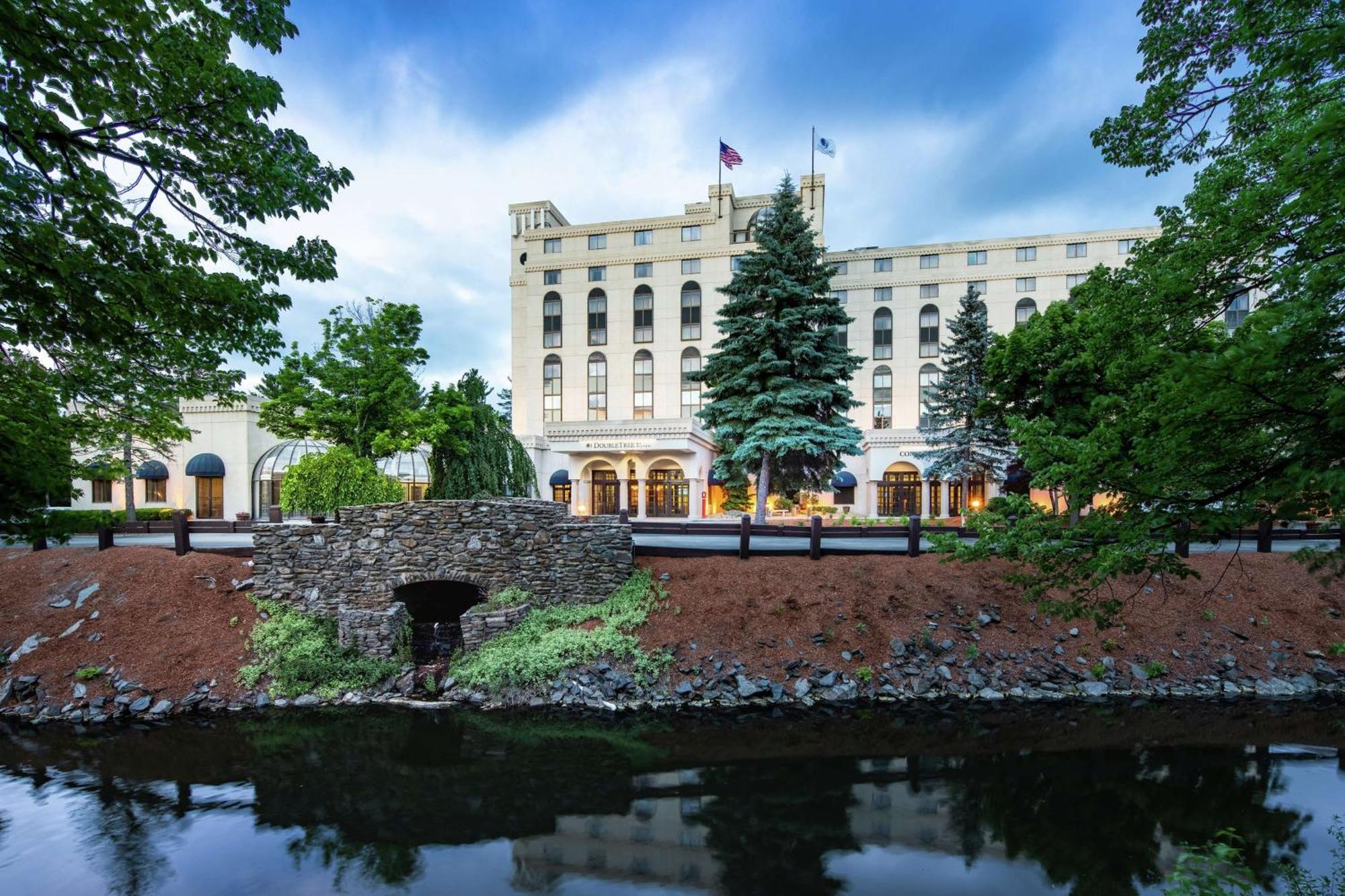 Doubletree By Hilton Nashua Hotel Екстериор снимка
